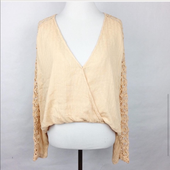 โก๏ธHPโก๏ธFree People Runaway Crochet Wrap Crop top - Picture 6 of 8